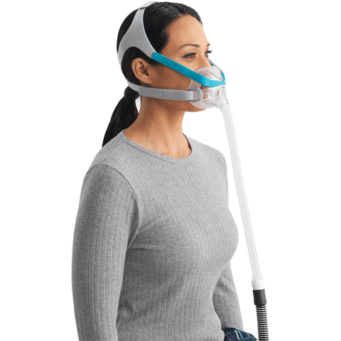 woman wearing evora full face mask